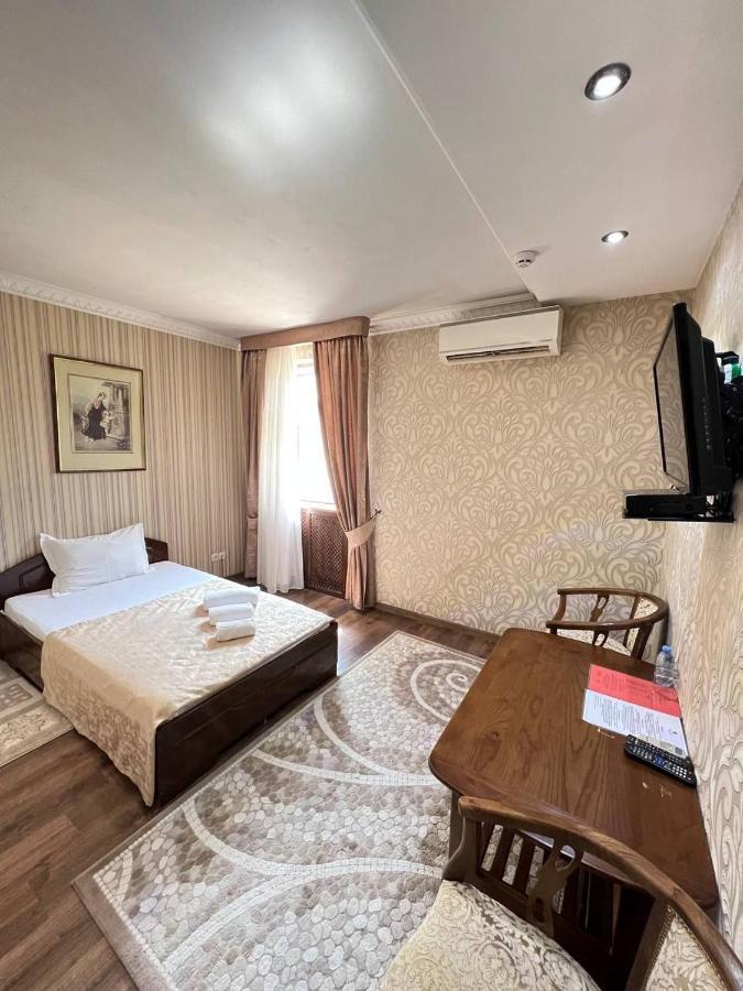 Hotel Papillon Ташкент Екстериор снимка