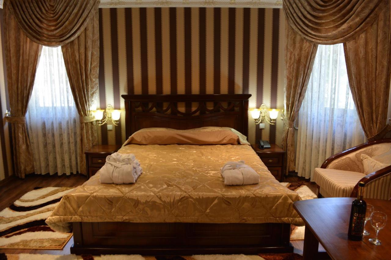 Hotel Papillon Ташкент Екстериор снимка