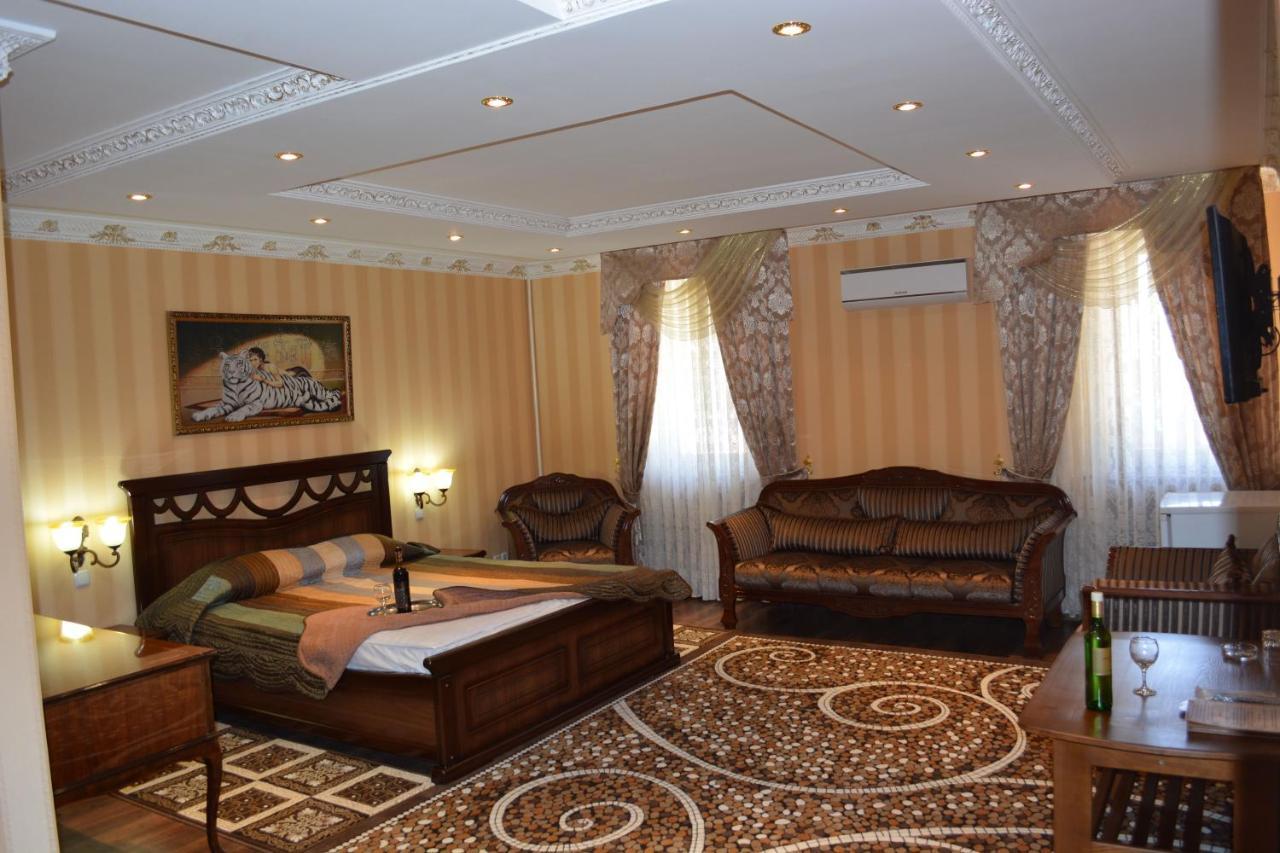 Hotel Papillon Ташкент Екстериор снимка