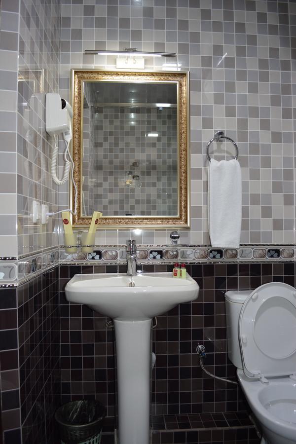 Hotel Papillon Ташкент Екстериор снимка
