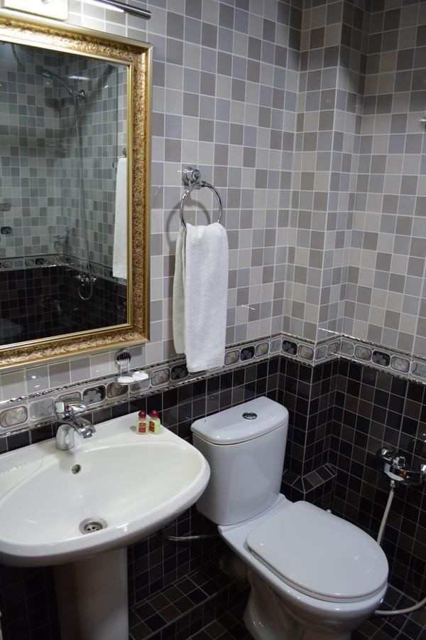 Hotel Papillon Ташкент Екстериор снимка